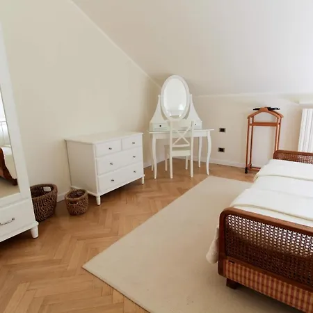 Sleeps 10 Pool Air Con Wifi