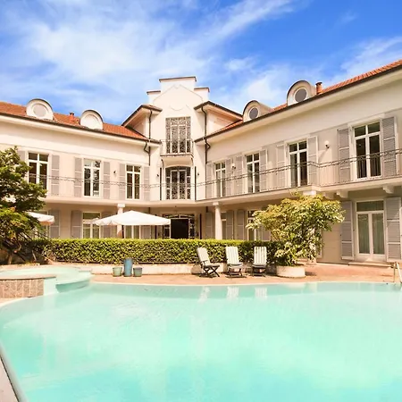 Sleeps 10 Pool Air Con Wifi Вилла