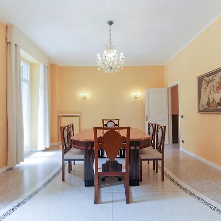 Sleeps 10 Pool Air Con Wifi * Стреза