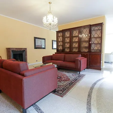 Sleeps 10 Pool Air Con Wifi * Стреза