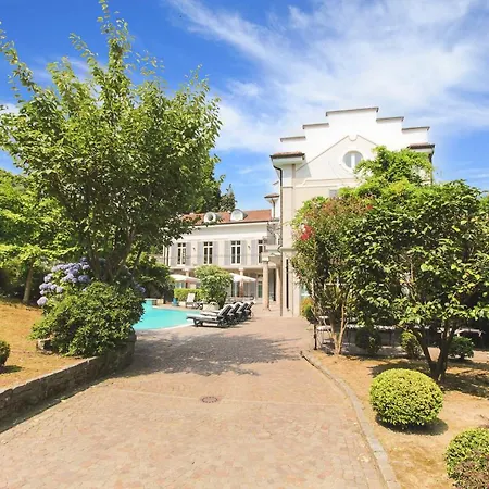 Sleeps 10 Pool Air Con Wifi *