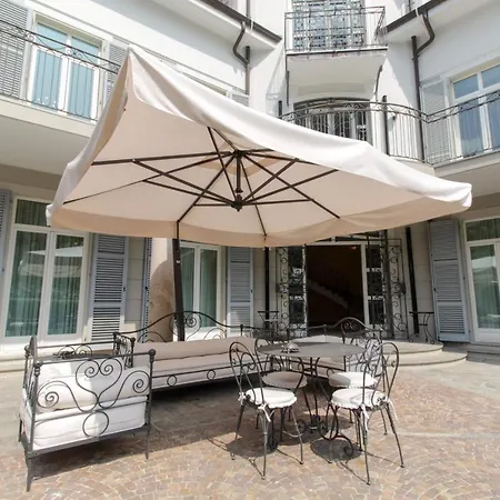 Sleeps 10 Pool Air Con Wifi * Стреза