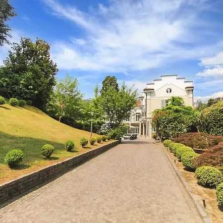 Sleeps 10 Pool Air Con Wifi *