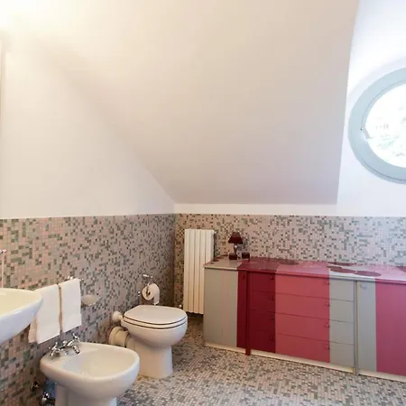 Sleeps 10 Pool Air Con Wifi Стреза